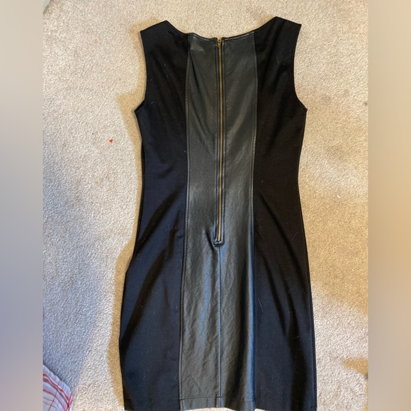 Fitted dress with leather detail front and back - Picture 2 of 3